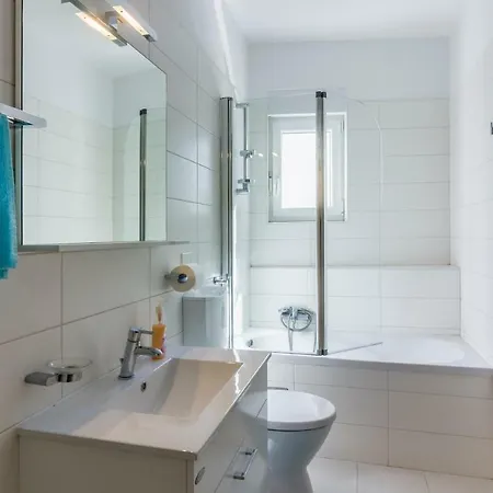 Kp Apartman *