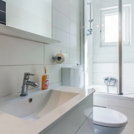 Kp Apartman *