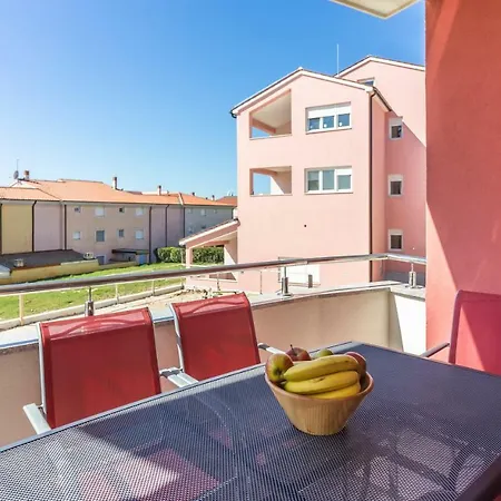 Kp Apartman *