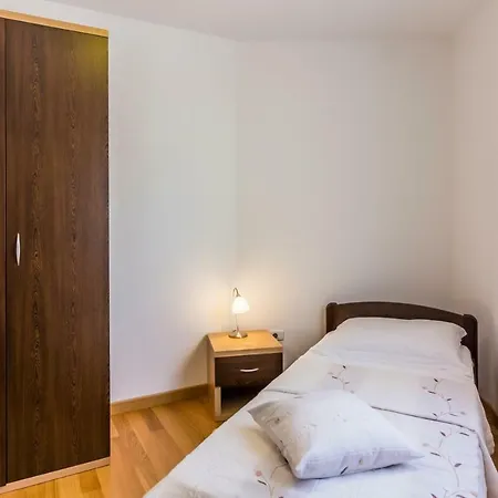 Kp Apartman *