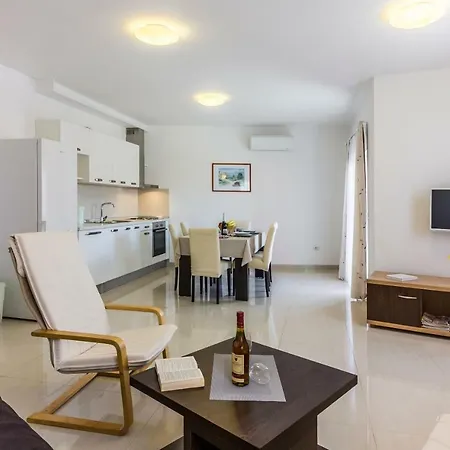 Kp Apartman *