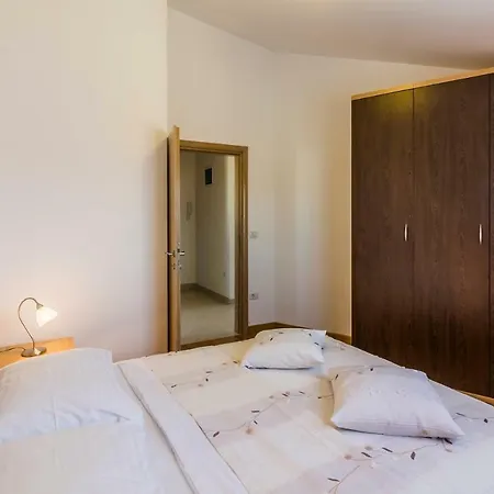 Kp * Μεντουλίν